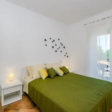 Apartment Nina *