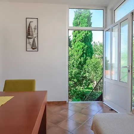 Nina Apartment *